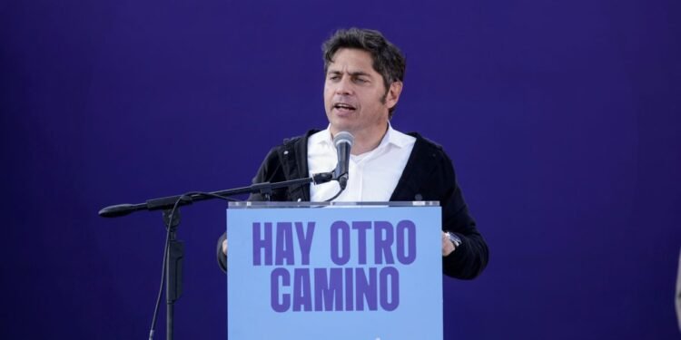 Kicillof lanza el Movimiento Derecho al Futuro y critica a Milei