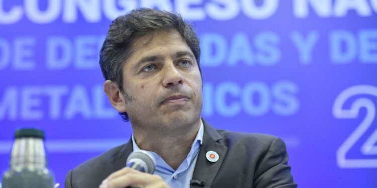 Kicillof lanza el Movimiento Derecho al Futuro en la Plata ante Milei