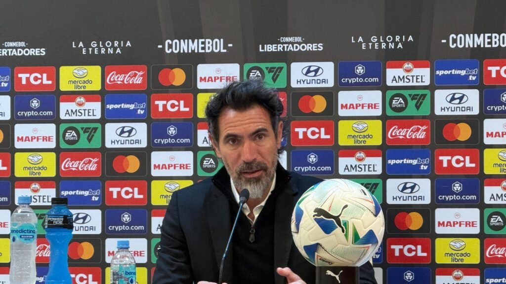 Eduardo Domínguez destaca la mentalidad del equipo tras la victoria en Libertadores