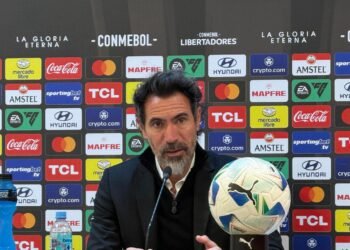 Eduardo Domínguez destaca la mentalidad del equipo tras la victoria en Libertadores