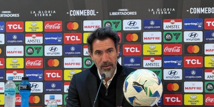 Eduardo Domínguez destaca la mentalidad del equipo tras la victoria en Libertadores