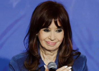 Cristina Kirchner critica el plan económico de Javier Milei en su regreso