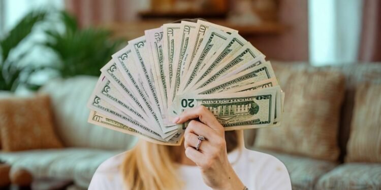 Déficit de dólares en abril profundiza preocupación por la economía nacional