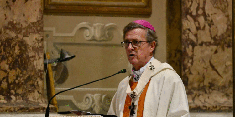Arzobispo advierte sobre la inequidad social ante Javier Milei en Buenos Aires
