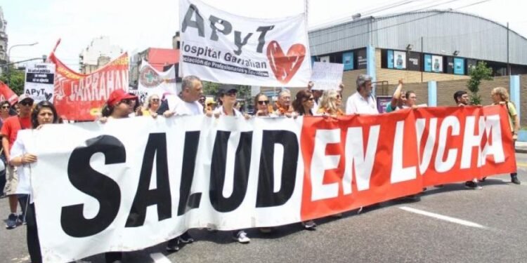 Denuncia penal en el Garrahan: médicos alertan sobre crisis y abandono