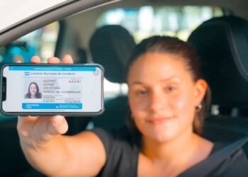 Santa Fe da el paso hacia la modernidad: la licencia de conducir digital será obligatoria desde este lunes