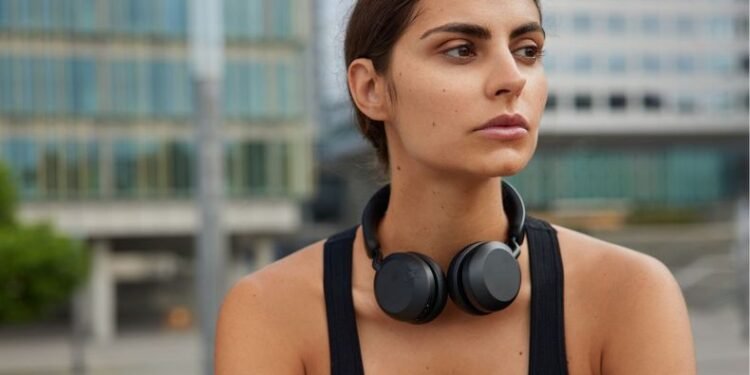 La música y el silencio: ¿cuál mejora más la concentración en el trabajo?