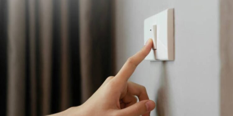 Es recomendable esperar 10 minutos para reconectar aparatos tras un corte de luz