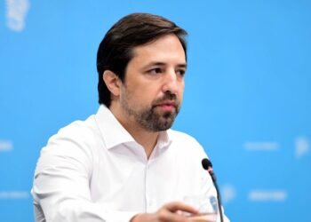 Kreplak critica a Milei por salir de la OMS y advierte sobre el riesgo sanitario