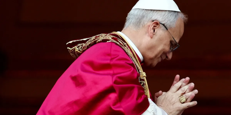 El papa León XIV pide alto el fuego en Gaza y Ucrania durante su primer domingo