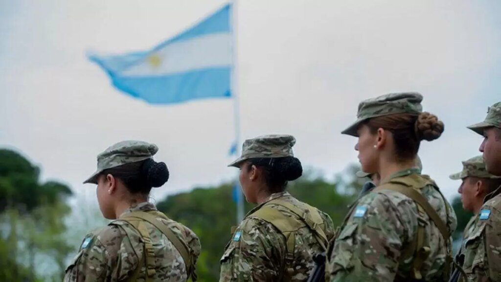 Gobierno lanza Servicio Militar Voluntario con beneficios sociales y laborales