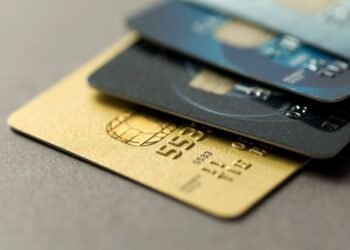 Caputo defiende el plan para utilizar los “dólares del colchón” en economía