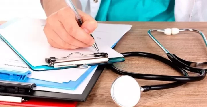 Aumentos en prepagas superan la inflación y generan preocupación entre afiliados