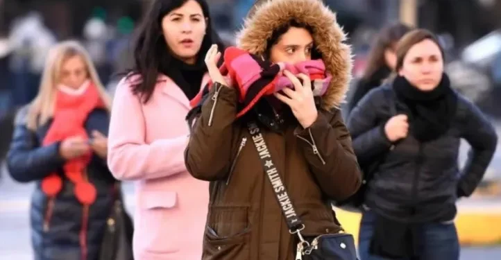 Alerta amarilla por frío extremo en 16 provincias del país este sábado