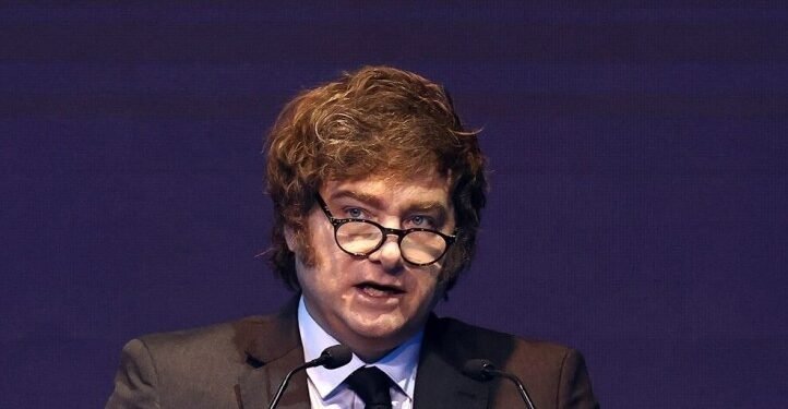 El Gobierno advierte a médicos del Garrahan: "El que no trabaje, será despedido"