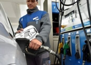 YPF aumentará 1% los precios de combustibles por ajuste impositivo