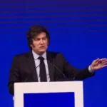 El Gobierno evalúa aumentar al 50% la coparticipación del impuesto a combustibles