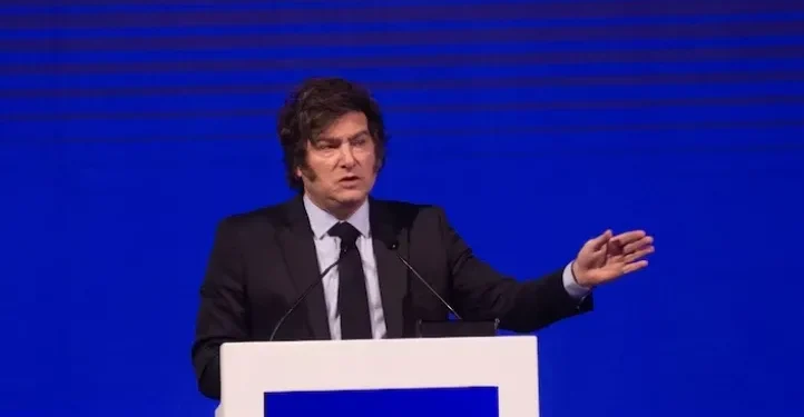 El Gobierno evalúa aumentar al 50% la coparticipación del impuesto a combustibles