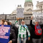 Diputados aprueban aumento de jubilaciones y bono para sectores vulnerables