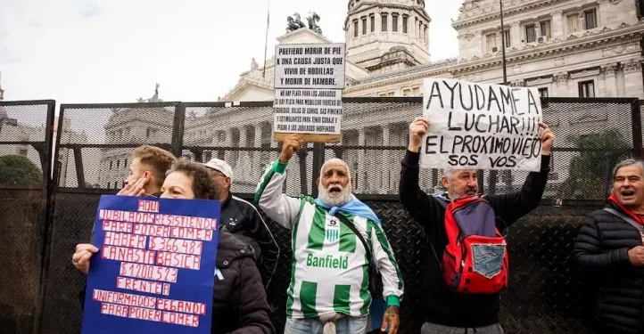 Diputados aprueban aumento de jubilaciones y bono para sectores vulnerables