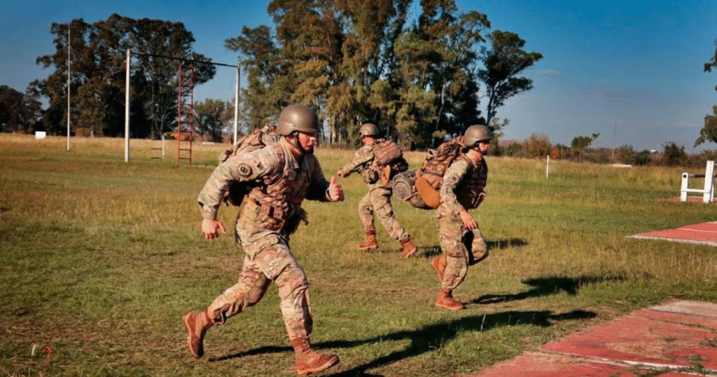 El Gobierno impulsa el servicio militar voluntario con nuevas obligaciones educativas