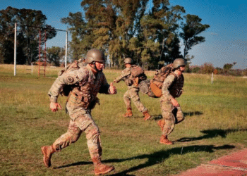 El Gobierno impulsa el servicio militar voluntario con nuevas obligaciones educativas