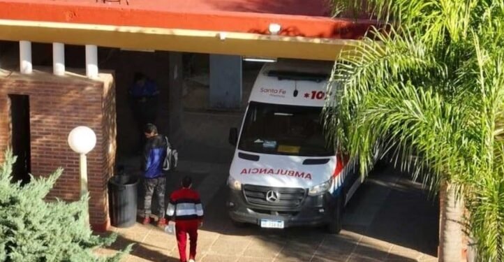 Bebé grave tras caer en balde con lavandina, investigan a los padres
