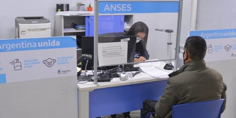 Evaluación médica obligatoria para mantener pensiones por discapacidad