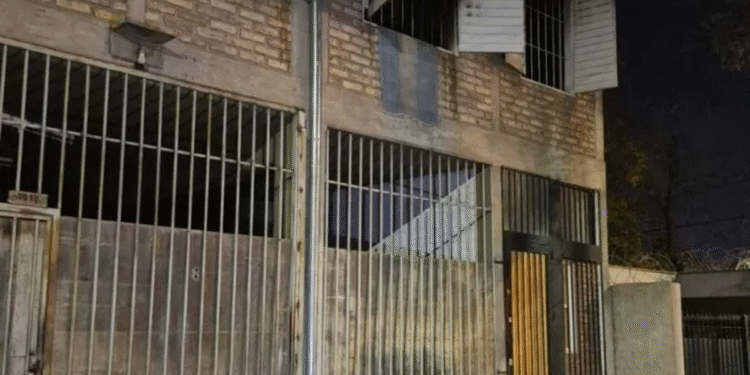 Incendio en Mendoza deja a familia herida tras intoxicación por humo