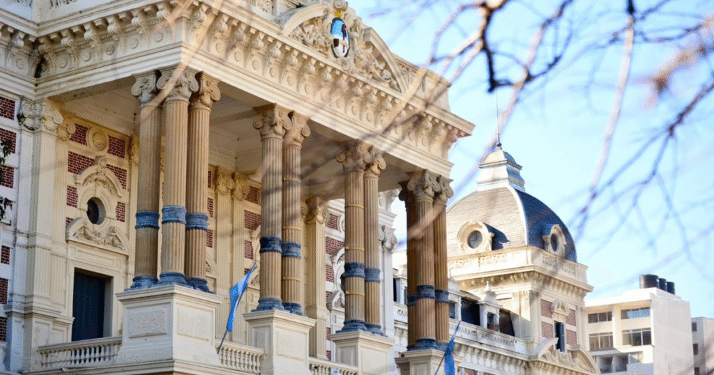 La Provincia implementará controles médicos para chicos en las escuelas