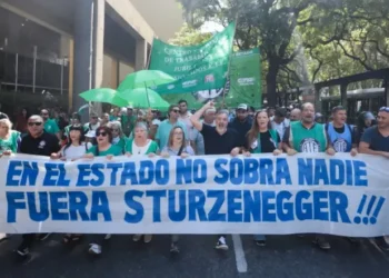 La Justicia suspende el decreto que eliminaba el feriado del 27 de junio