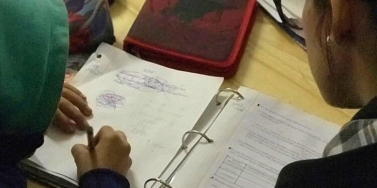 Colegios de todo el país enfrentan crisis para cubrir cargos docentes