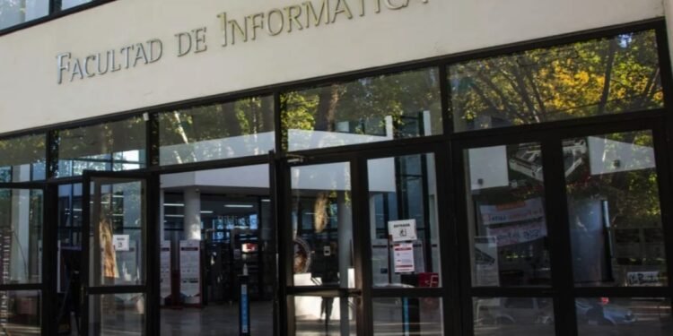 Estudiantes de Informática en la UNLP enfrentan un 94% de desaprobación en examen