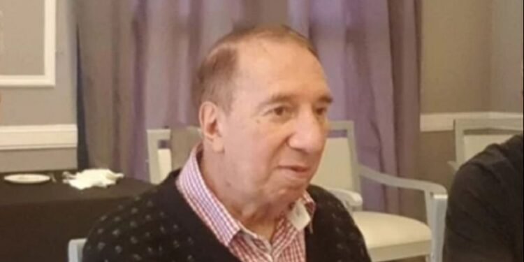 Simeone visita a Bilardo en su hogar y agradece su influencia en el fútbol