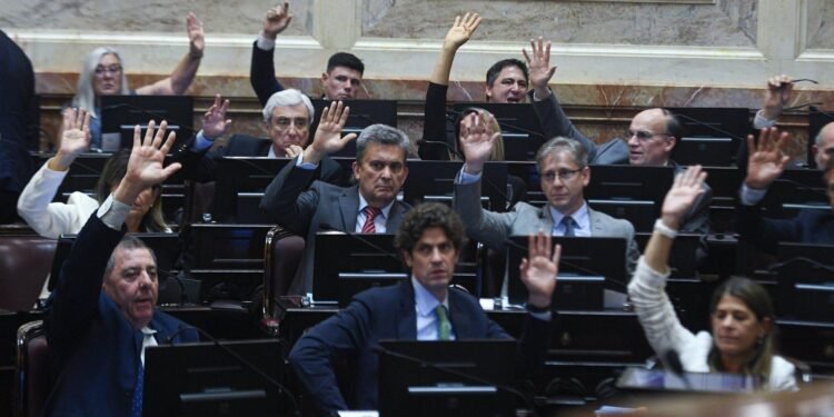 Senadores recibirán un nuevo aumento y superarán los $9,5 millones mensuales