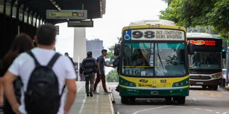 Aumentan tarifas de colectivos y subtes en Buenos Aires a partir de julio