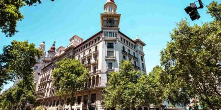 Oportunidad única: departamento histórico en la Avenida de Mayo ya a la venta