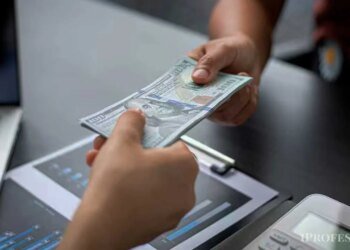 Más de 524.000 argentinos vendieron dólares en mayo tras el cepo