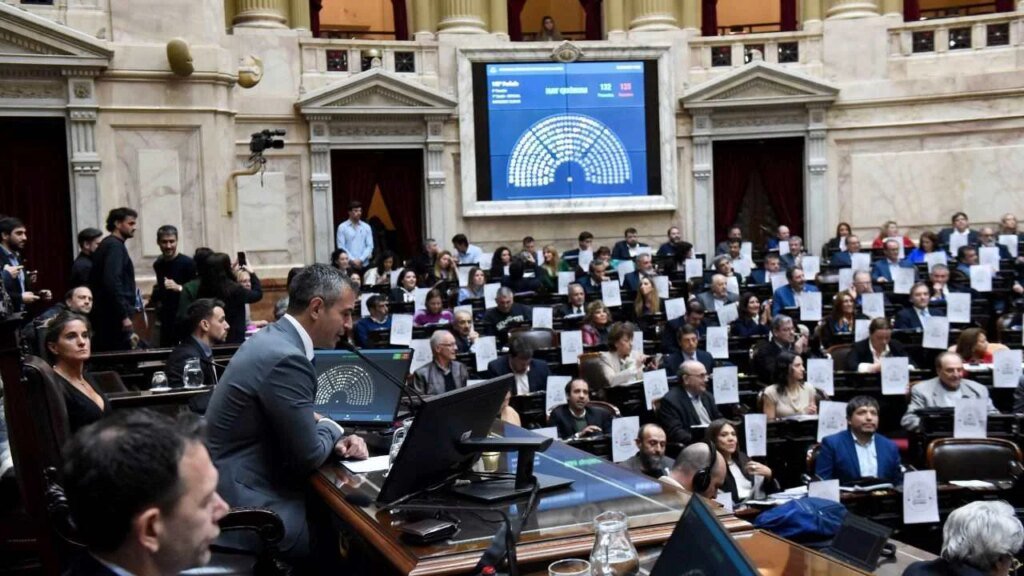 La oposición aprueba un aumento del 7,2% en jubilaciones en Diputados