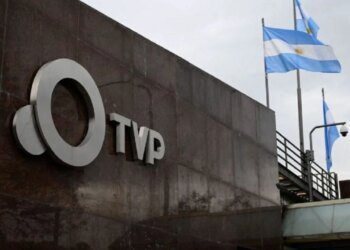 Milei avanza con despidos masivos en medios públicos para reducir costos