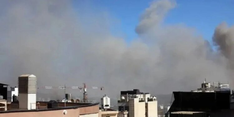 Israel lanza un imponente ataque aéreo sobre Irán en medio de creciente tensión