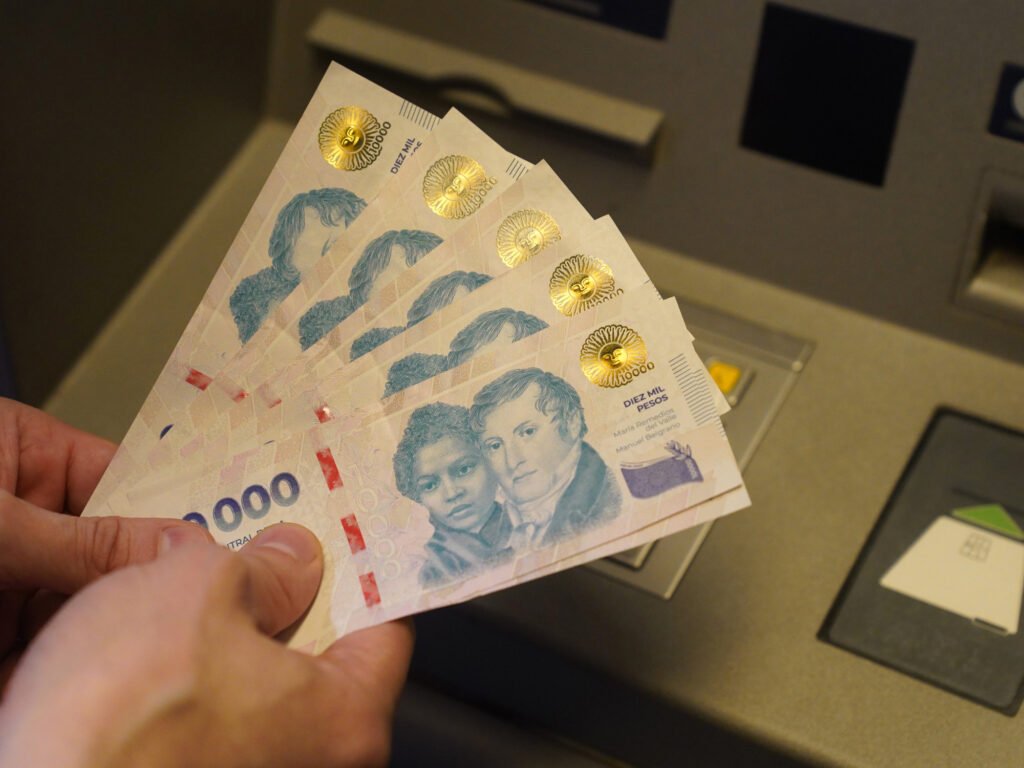 IPS anuncia fechas del medio aguinaldo y jubilaciones en junio