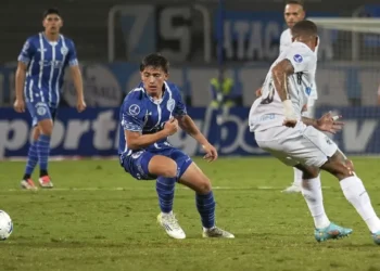 Gimnasia busca incorporar a Beckham Castro o Juan Pérez como refuerzo