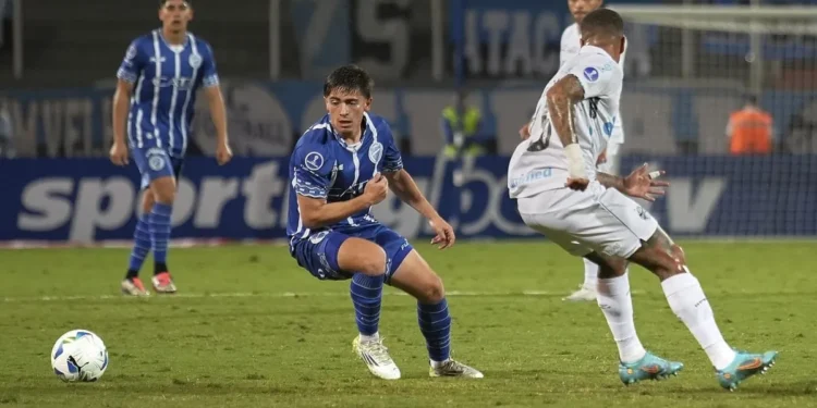 Gimnasia busca incorporar a Beckham Castro o Juan Pérez como refuerzo