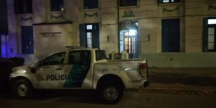 Detienen a policía federal acusado de sicariato en ataque a supermercado