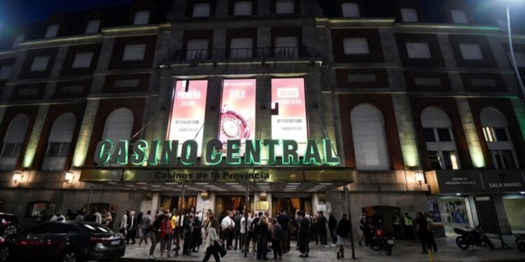 Condenan a hombre a tres años por intentar cambiar billetes falsos en Mar del Plata