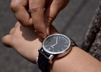 Argentina debate el regreso al huso horario GMT -4 para ahorrar energía