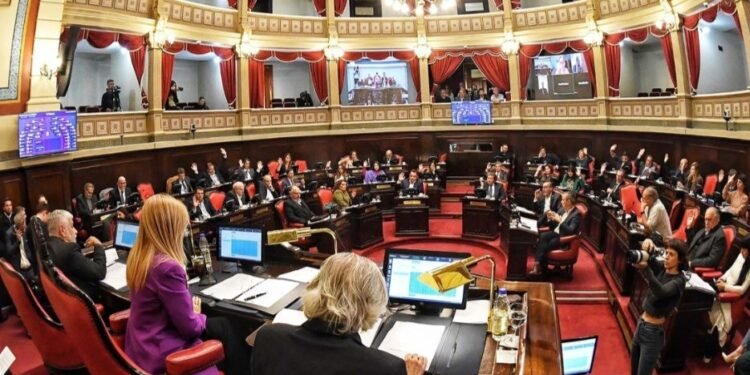 Senado aprueba reelección indefinida de legisladores en Buenos Aires