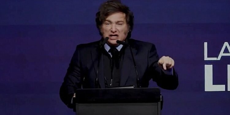 Milei califica a la oposición de "parásitos mentales" en fuerte discurso