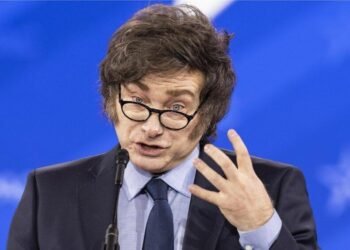 Milei denunciado por incitación al odio tras polémico discurso en Puerto Madero